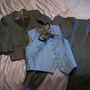 Tuxedo, 32x32 pants, 44R jacket, Donald Trump shir